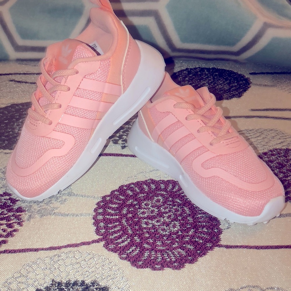 NWOT Adorable Adidas Pink Toddler/Kid’s Sneaker